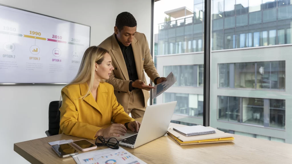 O marketing para empresas ajuda a construir uma marca forte e reconhecida no ecossistema digital empresarial.